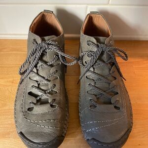 Alcubieree Men's Casual Gray Leather Chukka Boots Sneakers